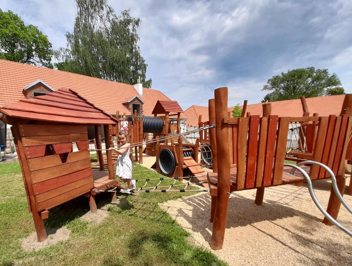 Residence Tvrz Skocice Eksteriør bilde