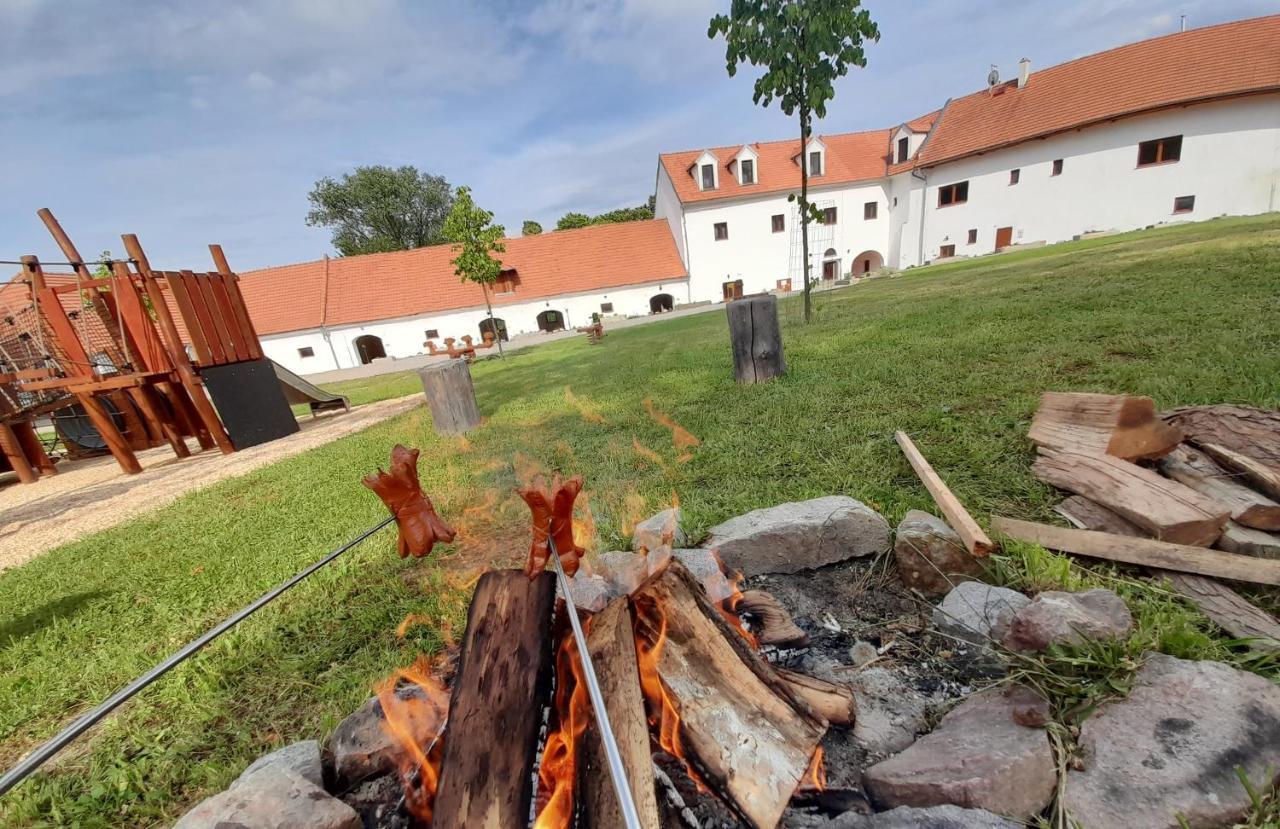 Residence Tvrz Skocice Eksteriør bilde